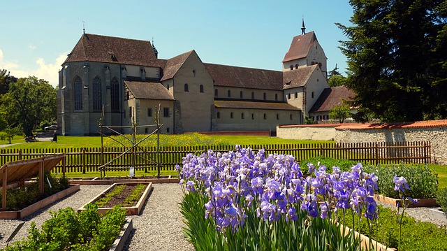 monastery-g2abab63c3_640